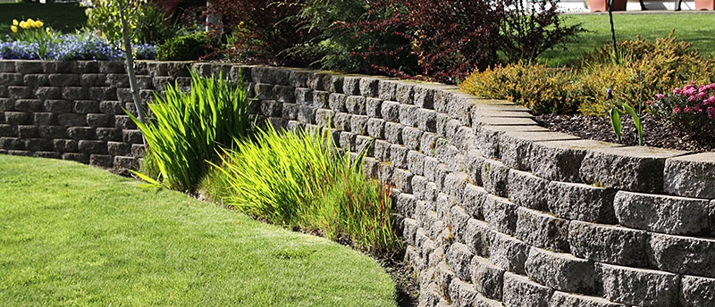 6 Advantages of Adding a Retaining Wall - Simple Solutions