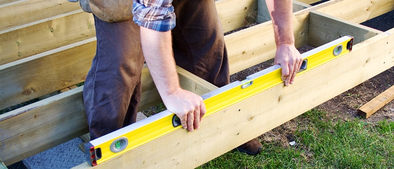 DIY vs Hiring a Deck Contractor: What’s the Best Choice 